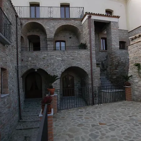 Palazzo Dei Poeti