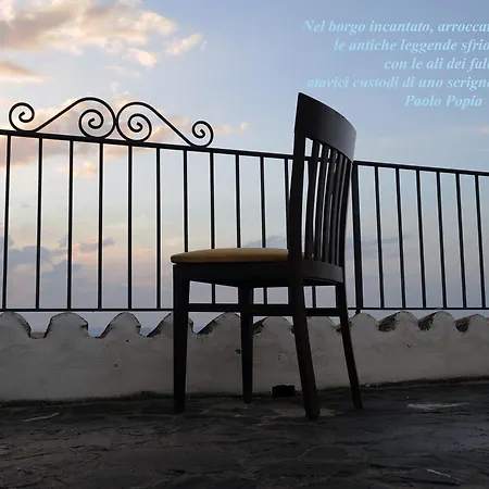 Palazzo Dei Poeti 3* Tursi