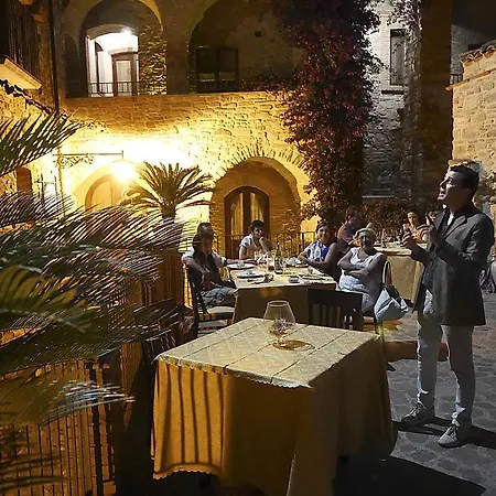 Palazzo Dei Poeti Hotel 3*