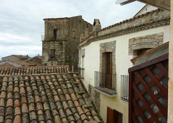 Palazzo Dei Poeti 3*